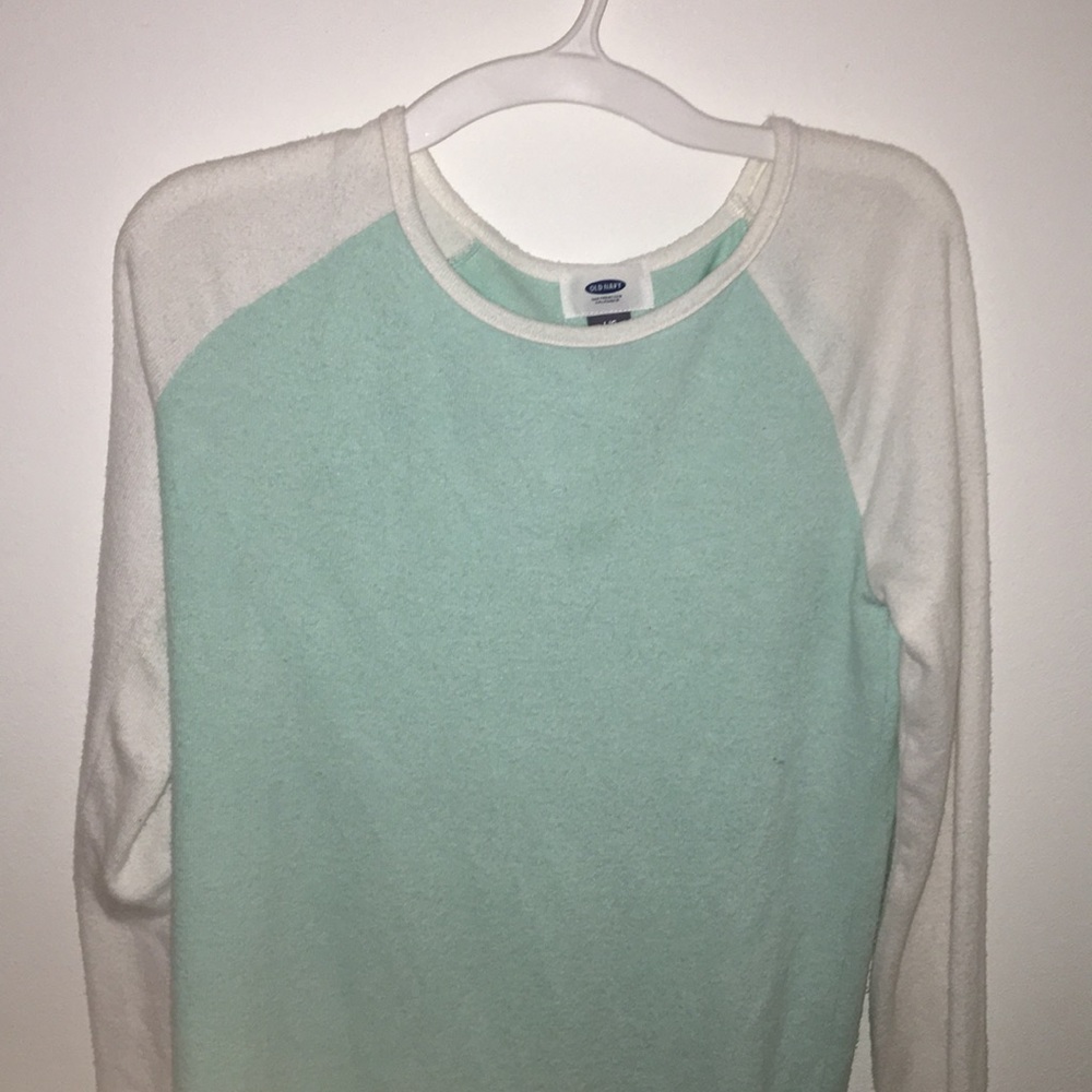 Long-sleeve t-shirt